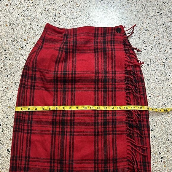 NWT Red tartan plaid wrap skirt wool fringe 2P petite - Picture 4 of 6